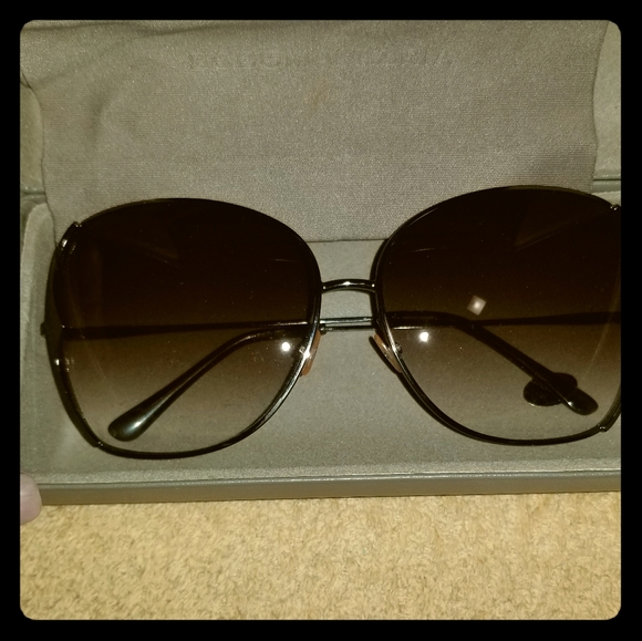 BCBG Womens Shades - Picture 1 of 2